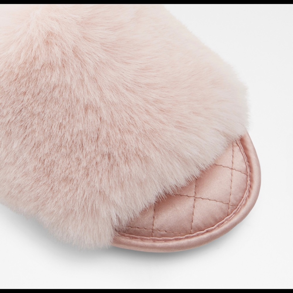 ALDO Light Blush Pink Fur Slippers - Size S, 5, 6 - Picture 4 of 6